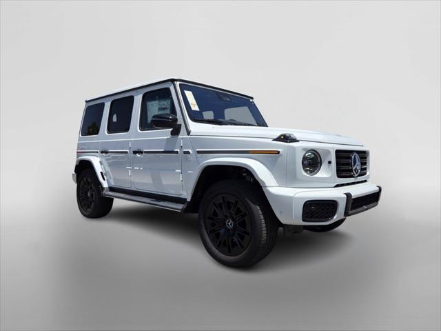 Photo of 2025 MANUFAKTUR Moonlight White Metallic Mercedes-Benz G-Class