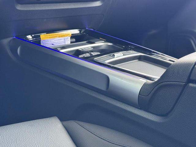 Photo of 2025 Polar White Mercedes-Benz GLB 250