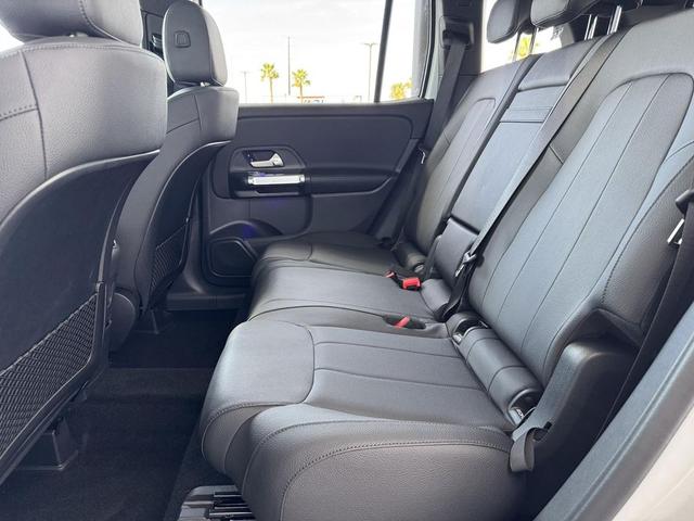Photo of 2025 Polar White Mercedes-Benz GLB 250