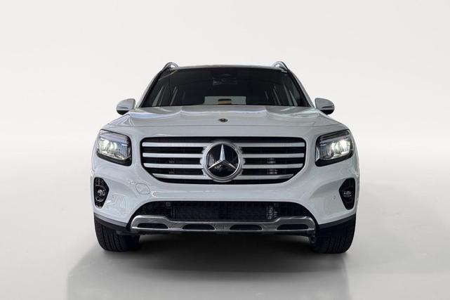Photo of 2025 Polar White Mercedes-Benz GLB 250