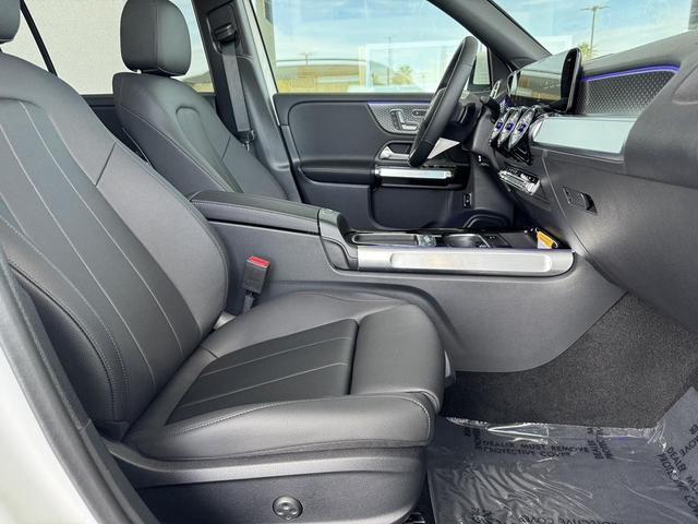 Photo of 2025 Polar White Mercedes-Benz GLB 250