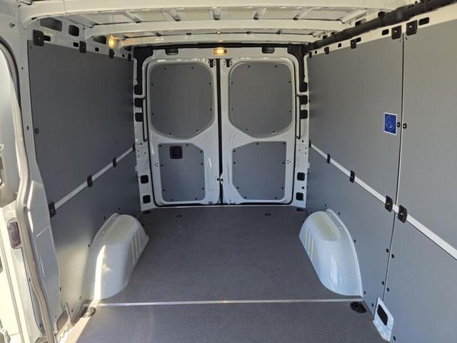 Photo of 2025 Arctic White Mercedes-Benz Sprinter 2500