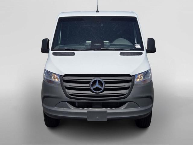 Photo of 2025 Arctic White Mercedes-Benz Sprinter 2500