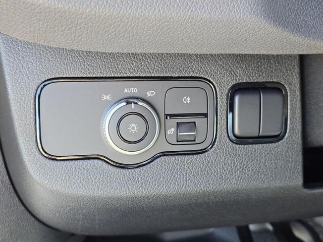Photo of 2025 Arctic White Mercedes-Benz Sprinter 2500