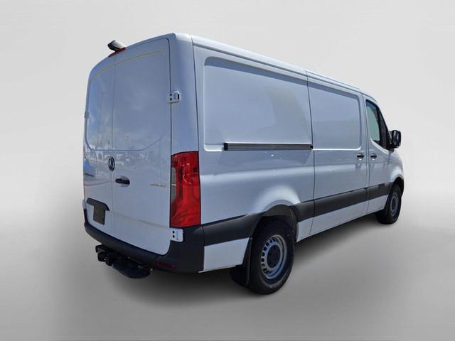 Photo of 2025 Arctic White Mercedes-Benz Sprinter 2500