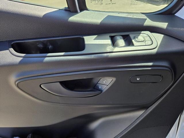 Photo of 2025 Arctic White Mercedes-Benz Sprinter 2500