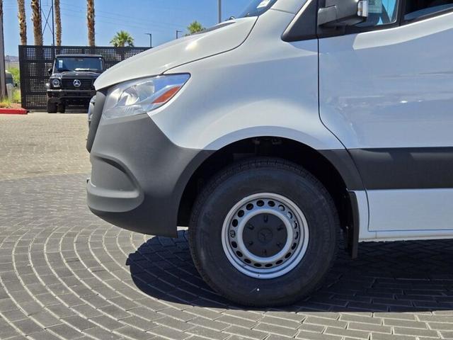 Photo of 2025 Arctic White Mercedes-Benz Sprinter 2500