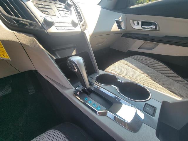 Photo of 2015 Champagne Silver Metallic Chevrolet Equinox