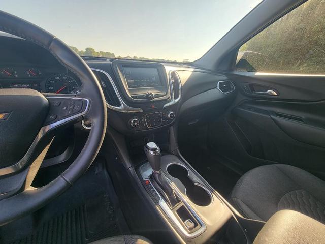 Photo of 2018 Silver Ice Metallic Chevrolet Equinox