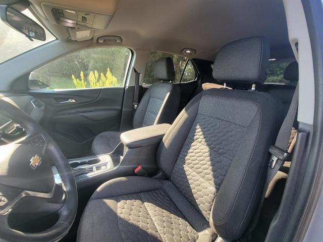 Photo of 2018 Silver Ice Metallic Chevrolet Equinox