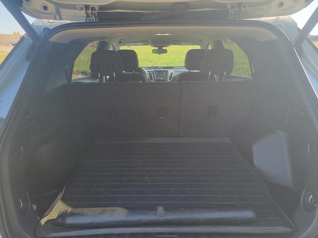 Photo of 2018 Silver Ice Metallic Chevrolet Equinox