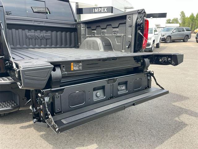 Photo of 2025 Onyx Black GMC Sierra 1500