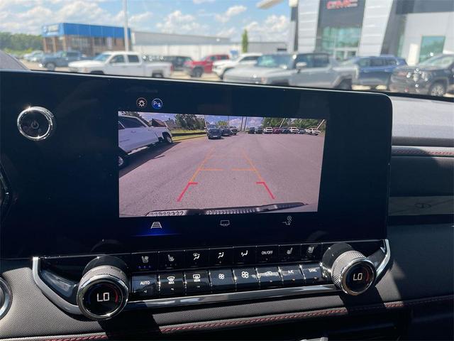 Photo of 2025 Summit White Chevrolet Colorado
