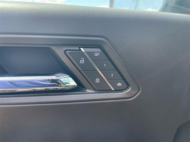 Photo of 2025 Summit White Chevrolet Colorado