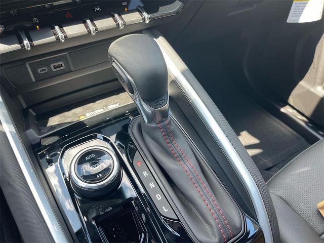 Photo of 2025 Summit White Chevrolet Colorado