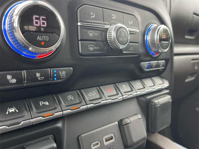 Photo of 2020 White Frost Tricoat GMC Sierra 1500