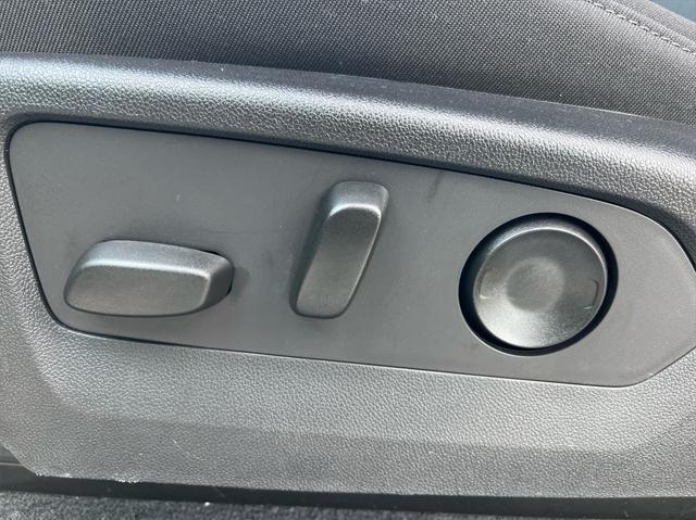 Photo of 2023 Summit White Chevrolet Colorado