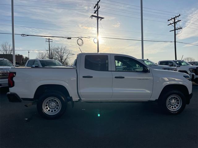 Photo of 2023 Summit White Chevrolet Colorado