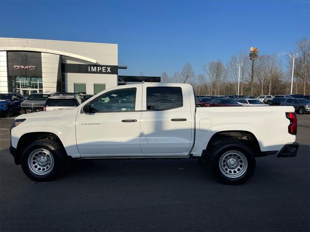 Photo of 2023 Summit White Chevrolet Colorado