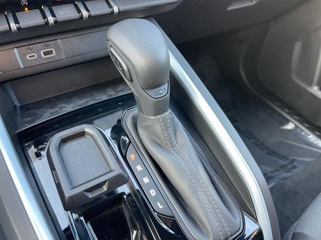 Photo of 2023 Summit White Chevrolet Colorado