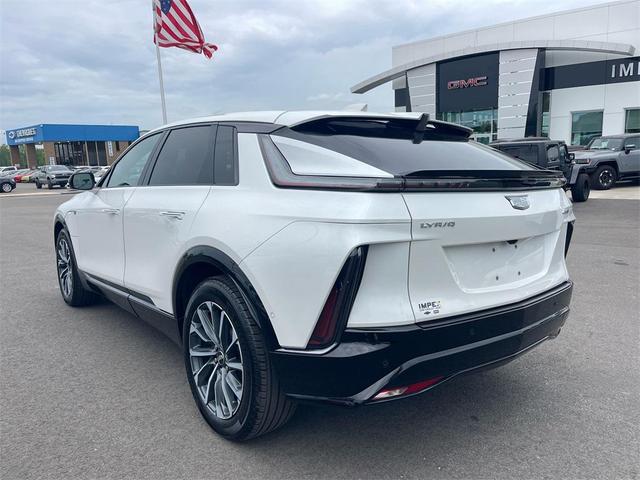 Photo of 2024 Crystal White Tricoat Cadillac LYRIQ