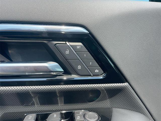 Photo of 2025 Onyx Black GMC Sierra EV