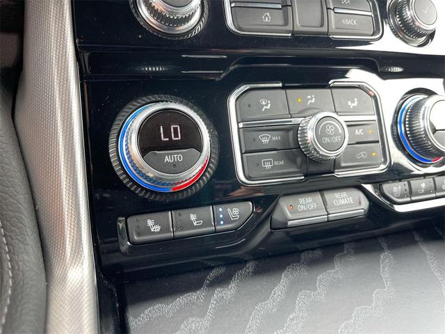 Photo of 2022 White GMC Yukon