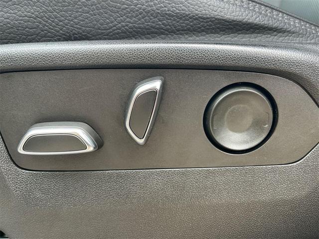 Photo of 2022 White GMC Yukon