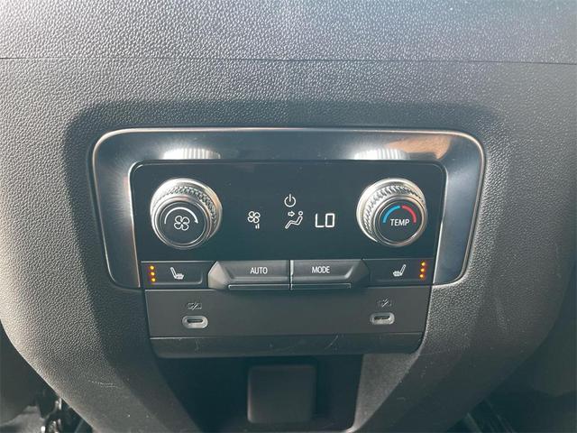 Photo of 2022 White GMC Yukon