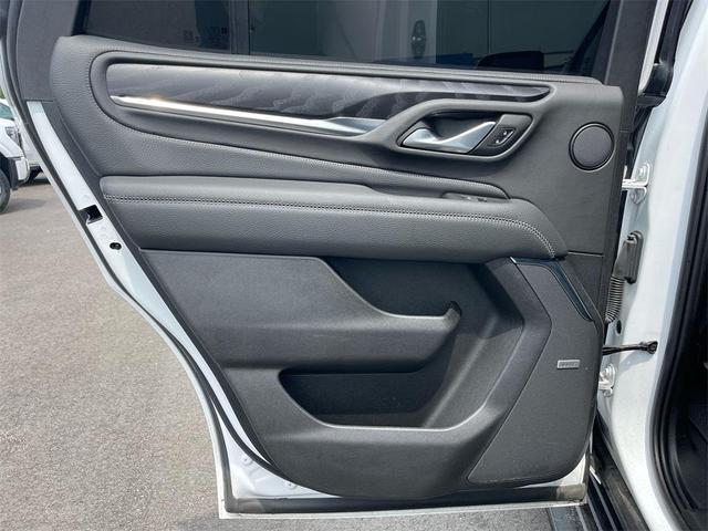 Photo of 2022 White GMC Yukon