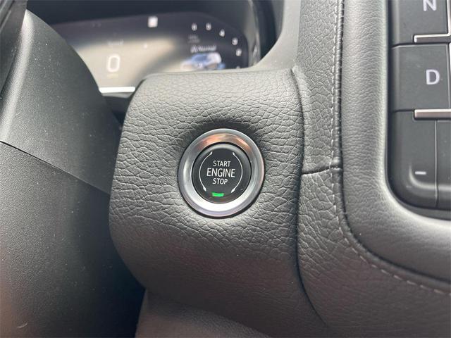 Photo of 2022 White GMC Yukon