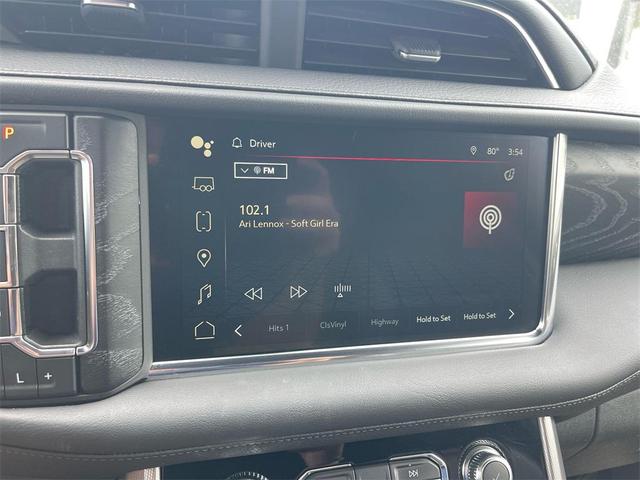 Photo of 2022 White GMC Yukon
