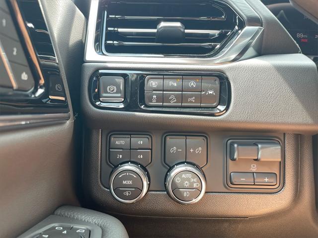 Photo of 2025 White GMC Yukon