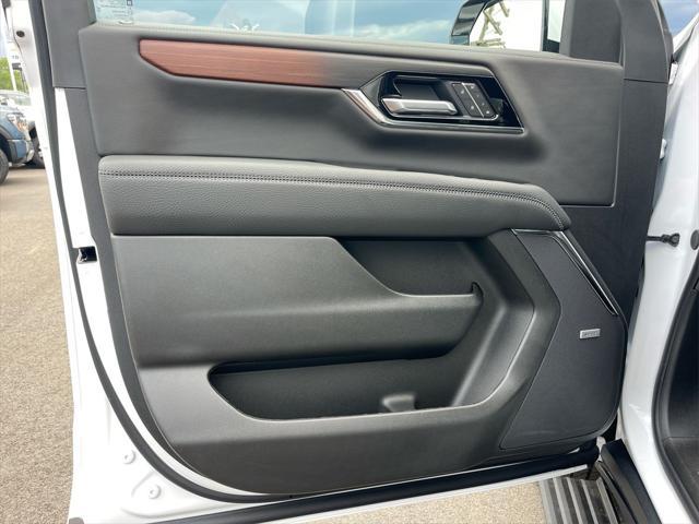 Photo of 2025 White GMC Yukon