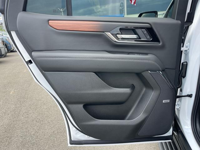 Photo of 2025 White GMC Yukon