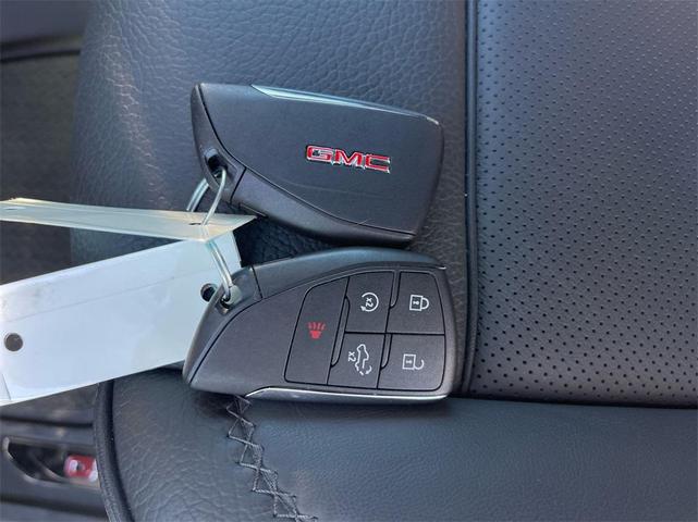 Photo of 2024 White GMC Sierra 1500