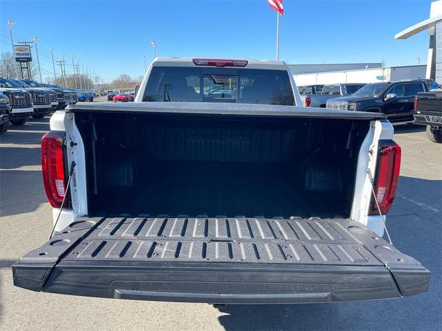 Photo of 2024 White GMC Sierra 1500