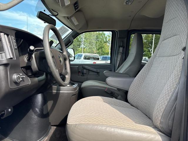 Photo of 2024 Summit White Chevrolet Express 3500