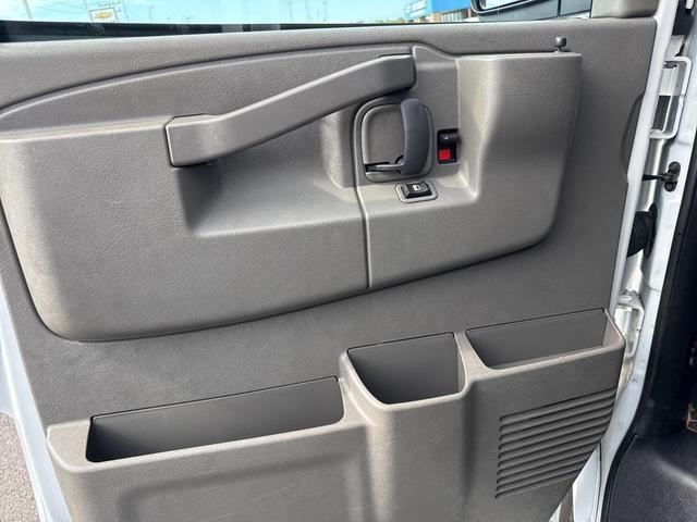 Photo of 2024 Summit White Chevrolet Express 3500