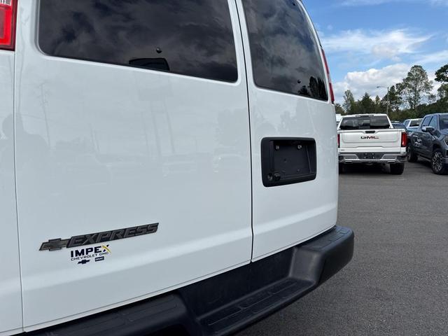 Photo of 2024 Summit White Chevrolet Express 3500