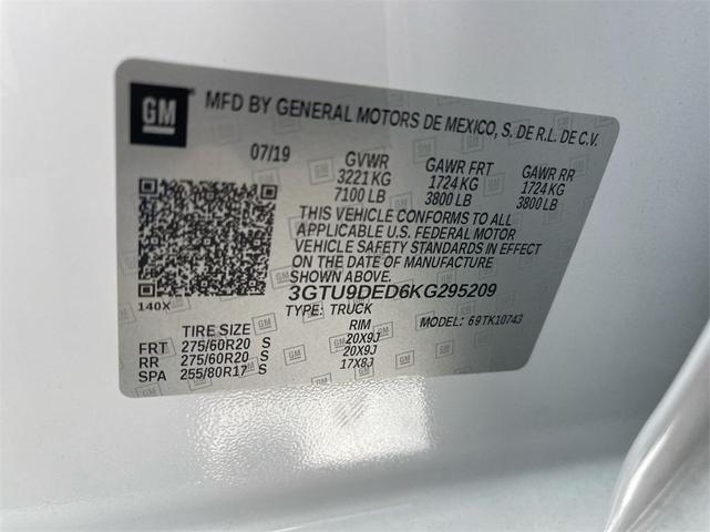 Photo of 2019 White GMC Sierra 1500