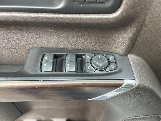 Photo of 2019 White GMC Sierra 1500