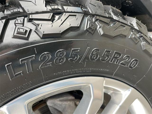 Photo of 2019 White GMC Sierra 1500