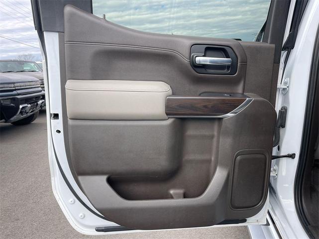 Photo of 2019 White GMC Sierra 1500