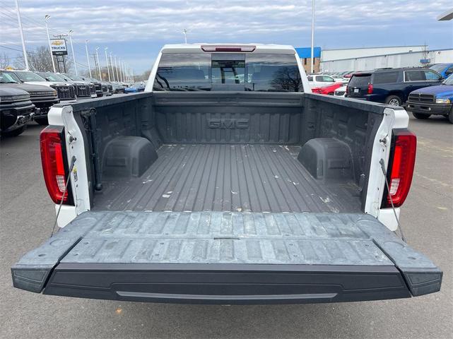 Photo of 2019 White GMC Sierra 1500