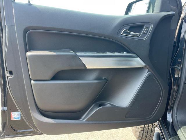 Photo of 2020 Black Chevrolet Colorado