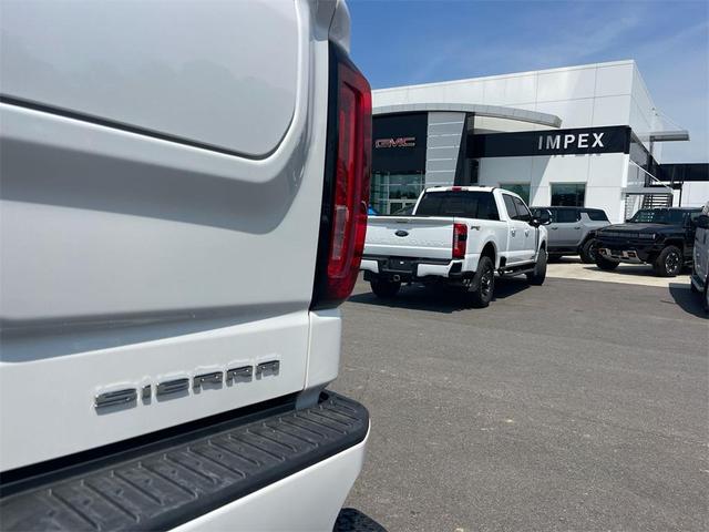 Photo of 2024 White Frost Tricoat GMC Sierra 1500