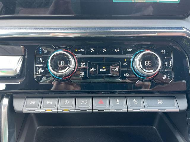 Photo of 2024 White Frost Tricoat GMC Sierra 1500