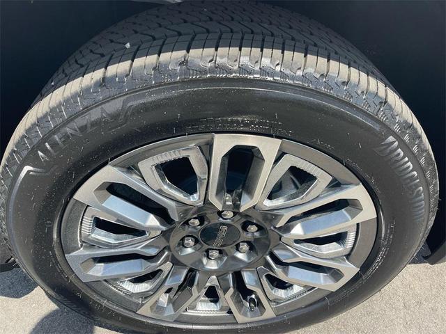 Photo of 2024 White Frost Tricoat GMC Sierra 1500