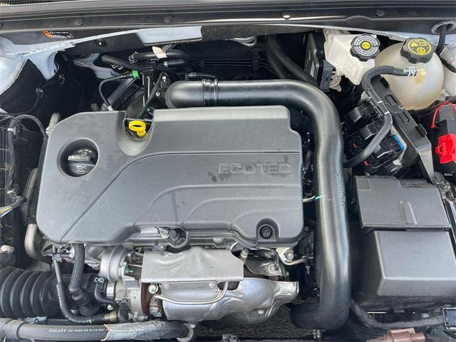 Photo of 2024 Summit White Chevrolet Malibu